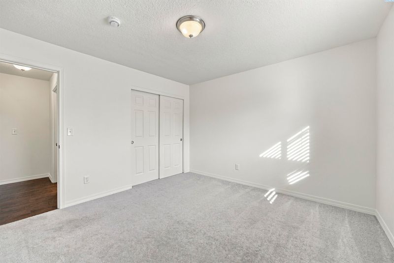 405 Sanlyn Ct, Benton City, WA 99320