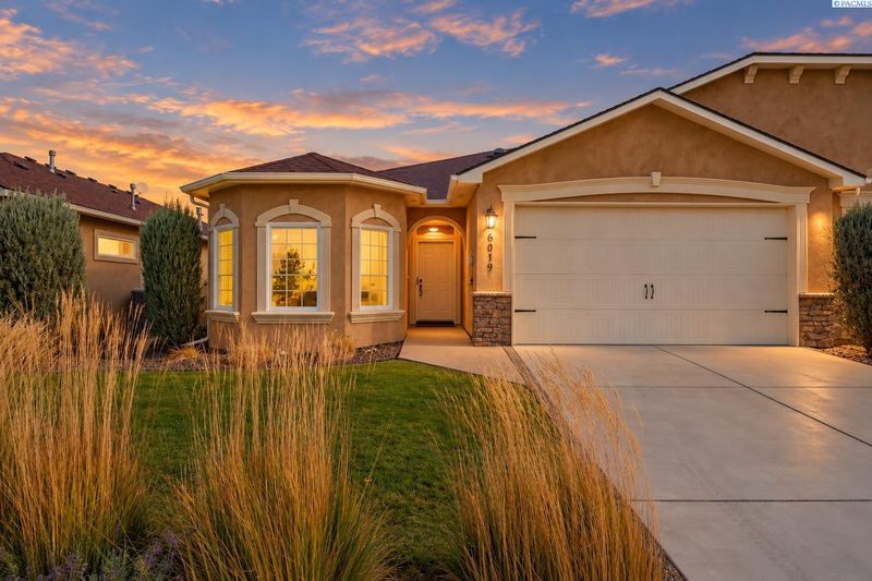6019 Vincenzo Dr, Pasco, WA 99301
