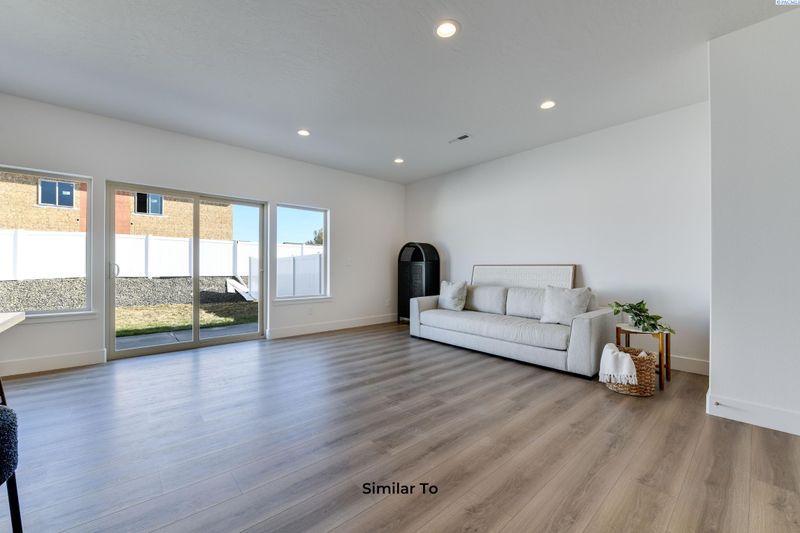 6402 Bulldog Ln, Pasco, WA 99301