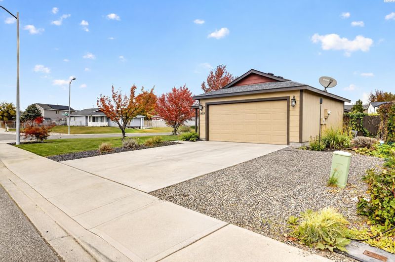 9619 Welsh Dr, Pasco, WA 99301