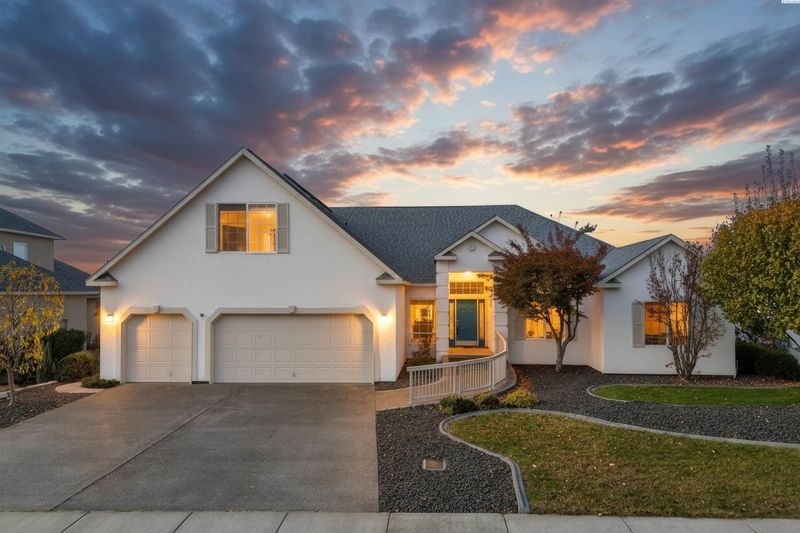 2665 Maidstone St, Richland, WA 99354