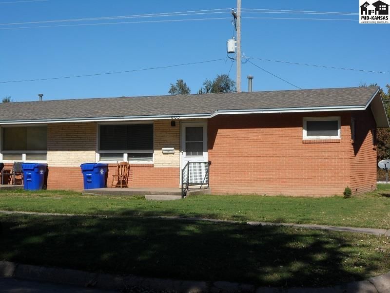 603-605 E Simpson St, Mcpherson, KS 67460