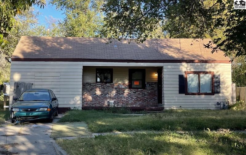 2306 E Random, Wichita, KS 67214
