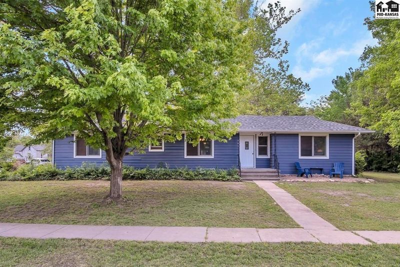 201 W Main St, Goessel, KS 67053
