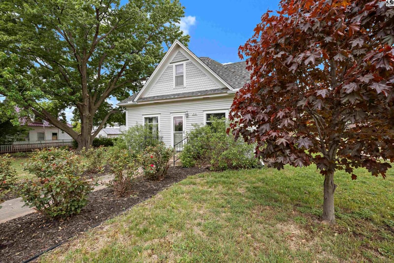 210 Eagle St, Little River, KS 67457