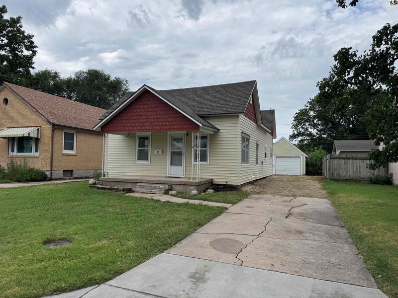 839 N Wheeler St, Mcpherson, KS 67460
