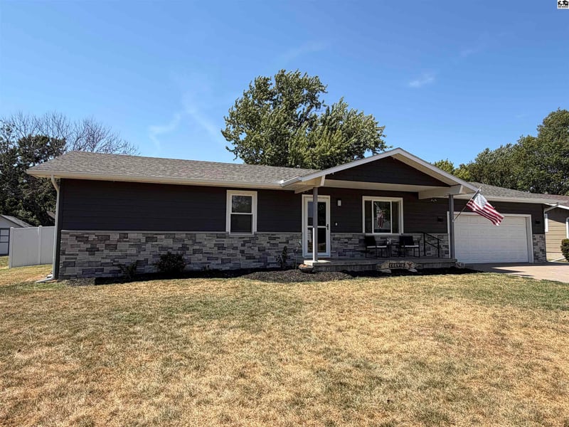 1513 Manchester St, Mcpherson, KS 67460