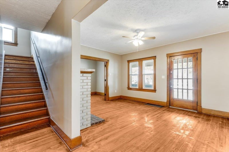 829 E Sherman St, Hutchinson, KS 67501