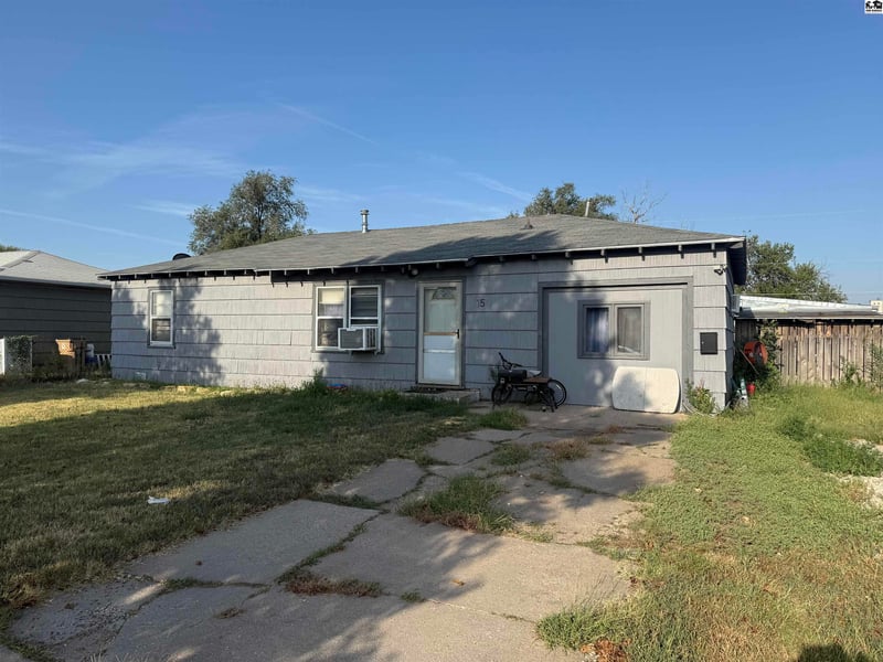 15 N Town St, Hutchinson, KS 67501