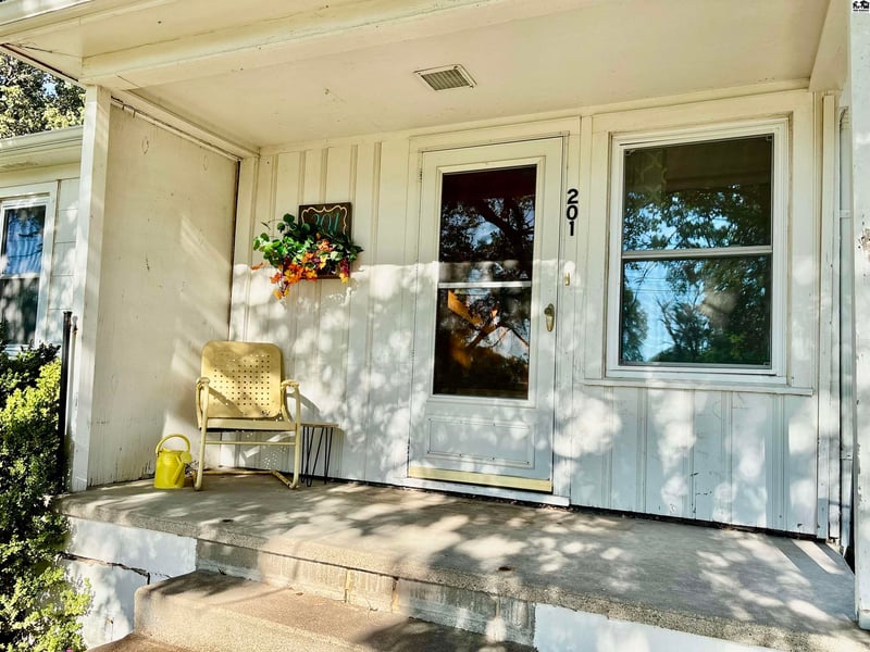 201 S Hickory St, Mcpherson, KS 67460