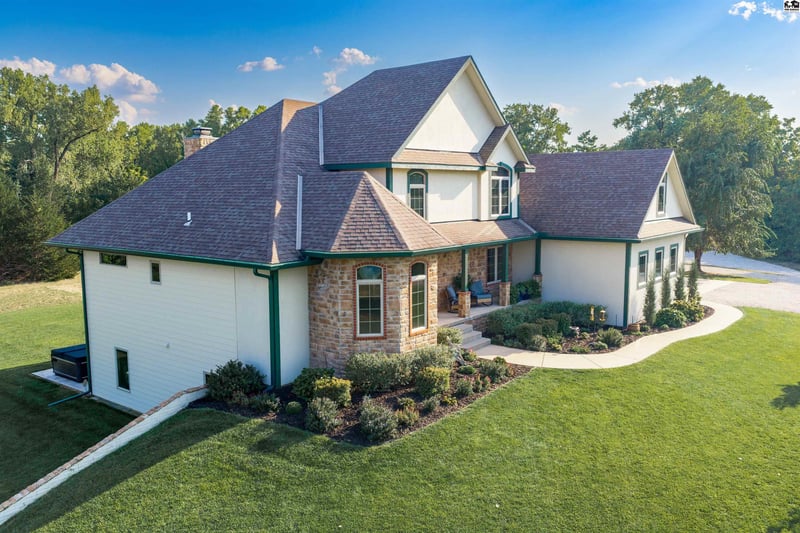6719 E 43rd Ave, Hutchinson, KS 67502