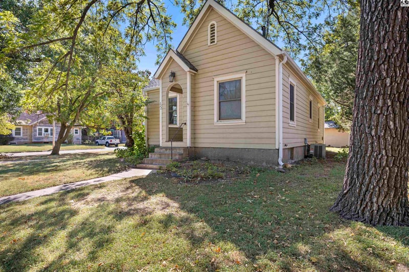 322 S Ash St, Mcpherson, KS 67460