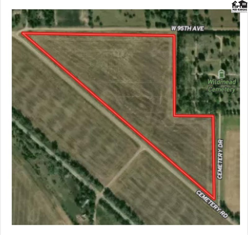 W 95th Ave, Nickerson, KS 67561