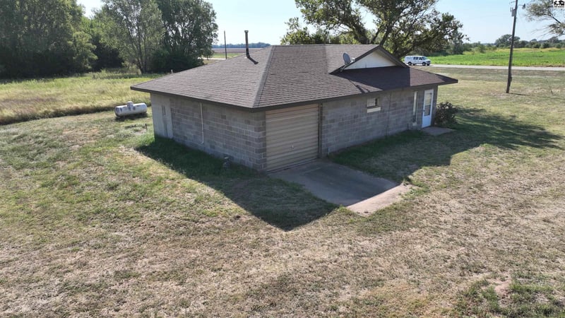 616 W Us Hwy 160, Harper, KS 67058