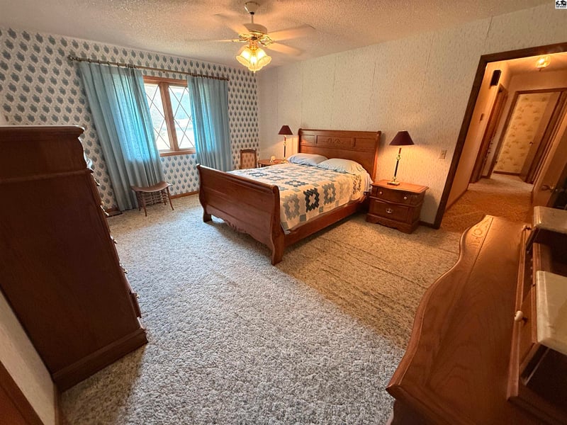 616 W Us Hwy 160, Harper, KS 67058
