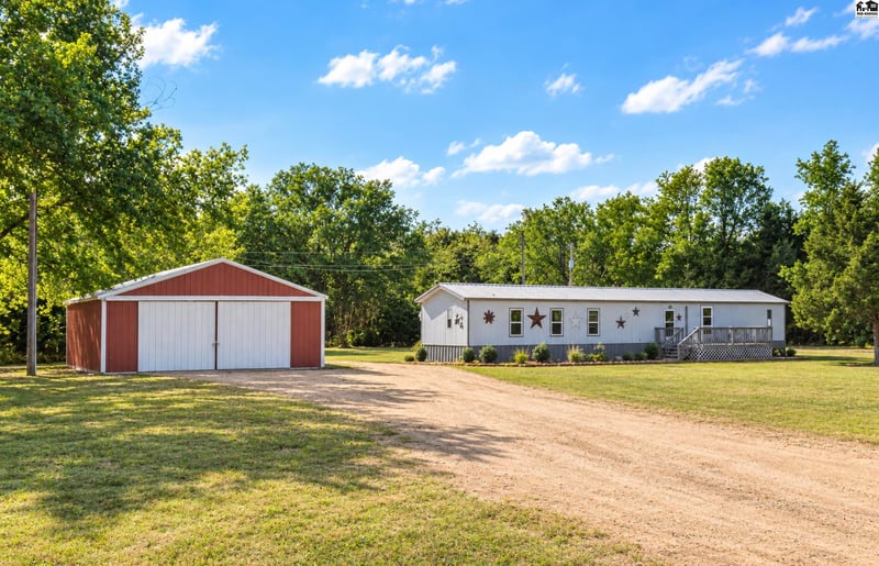 23200 W Mills Ave, Plevna, KS 67568