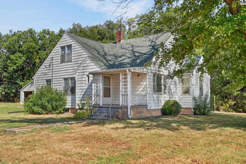 1145 State Road 14, Lyons, KS 67554