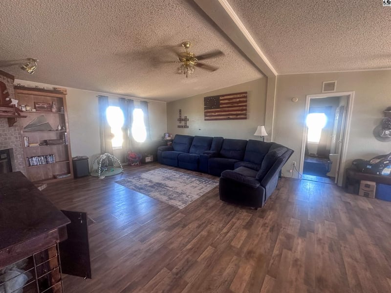 40060 SE 30th St, Pratt, KS 67124