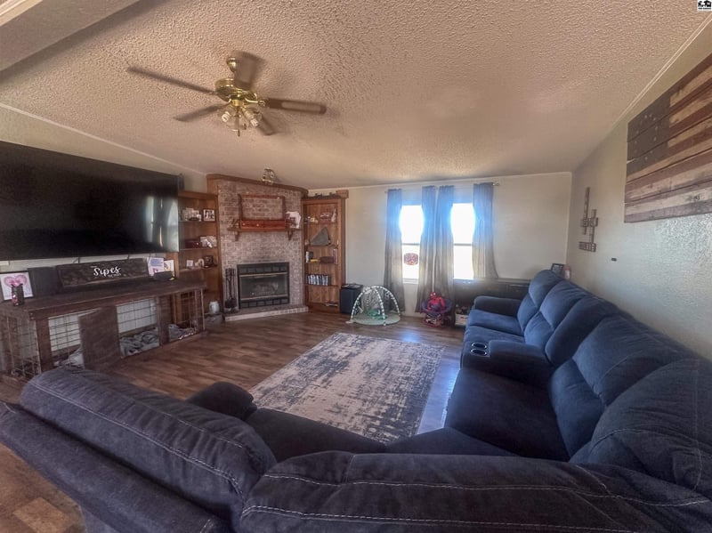 40060 SE 30th St, Pratt, KS 67124