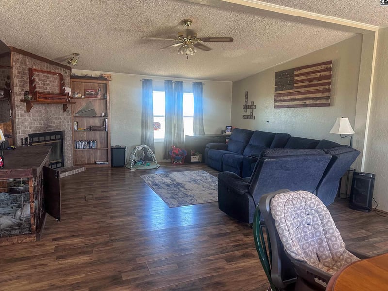 40060 SE 30th St, Pratt, KS 67124