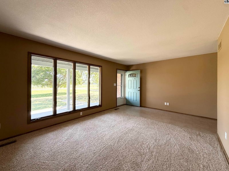 4317 N Nickerson Rd, Nickerson, KS 67561