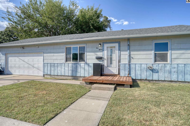 415 E Avenue A, Mcpherson, KS 67460