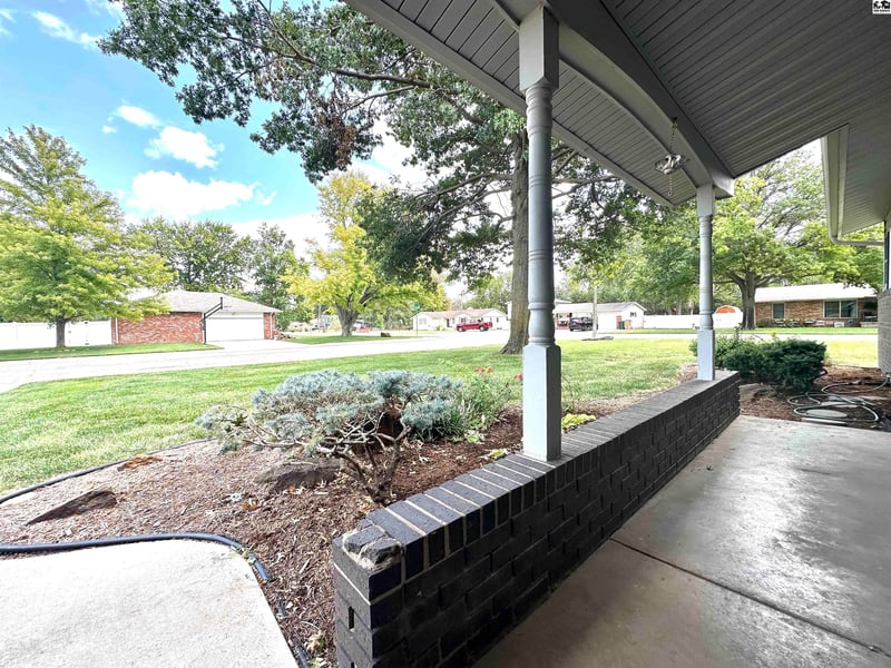 2401 N Tyler St, Hutchinson, KS 67502