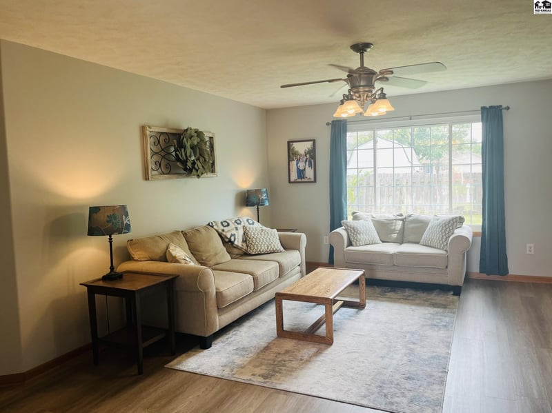 205 E 37th Ave, Hutchinson, KS 67502
