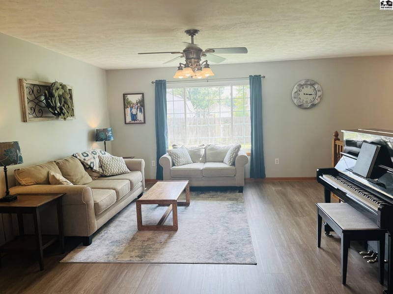 205 E 37th Ave, Hutchinson, KS 67502