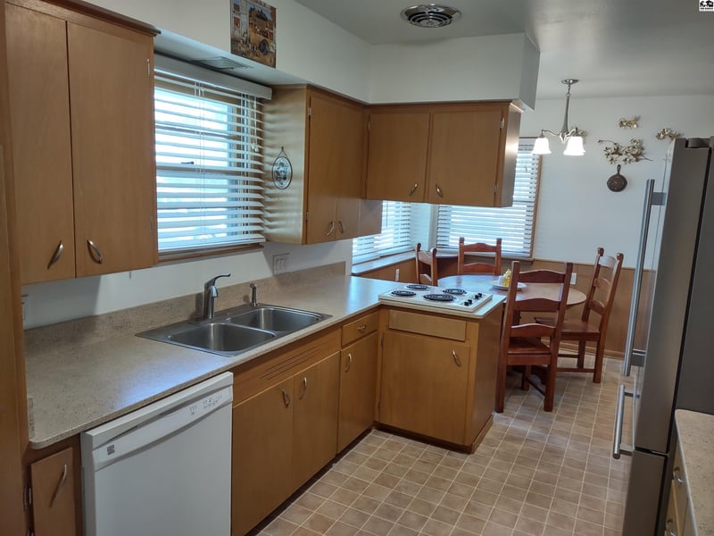 516 Welton St, Pratt, KS 67124