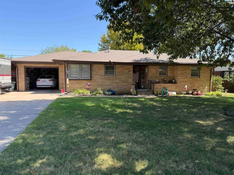 516 Welton St, Pratt, KS 67124
