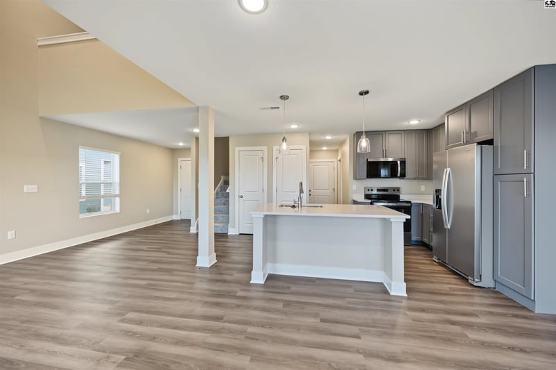 1224 Steve Hawley Ln, Salina, KS 67401