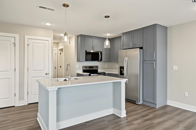 1224 Steve Hawley Ln, Salina, KS 67401