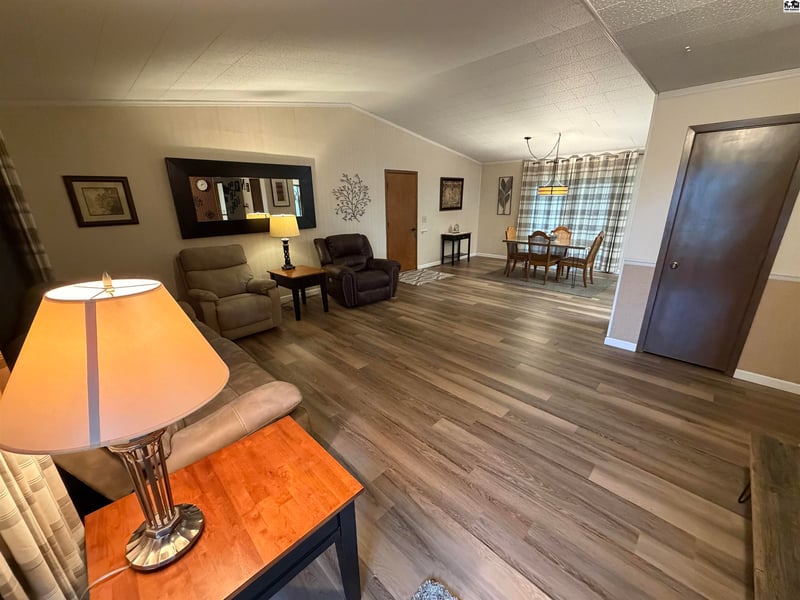 511 Iowa Ave, Pratt, KS 67124