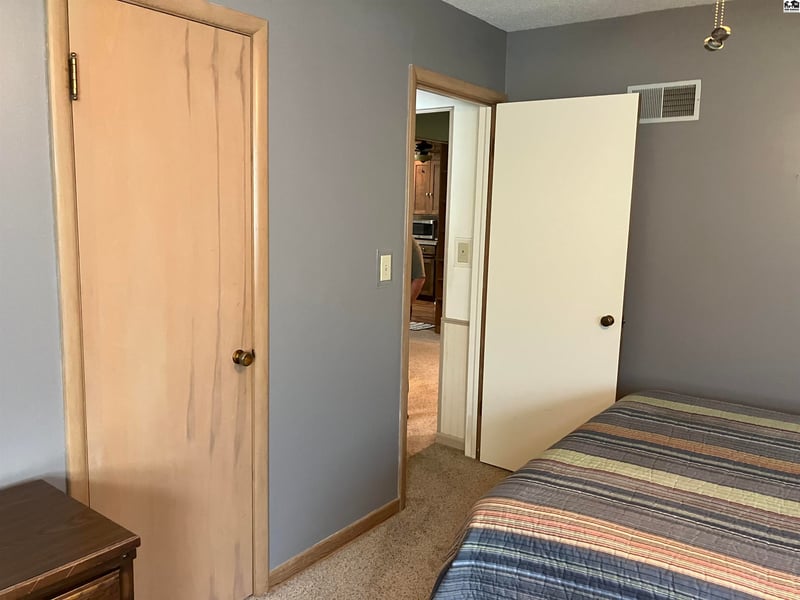 605 Welton, Pratt, KS 67124