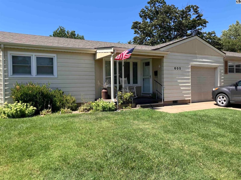 605 Welton, Pratt, KS 67124