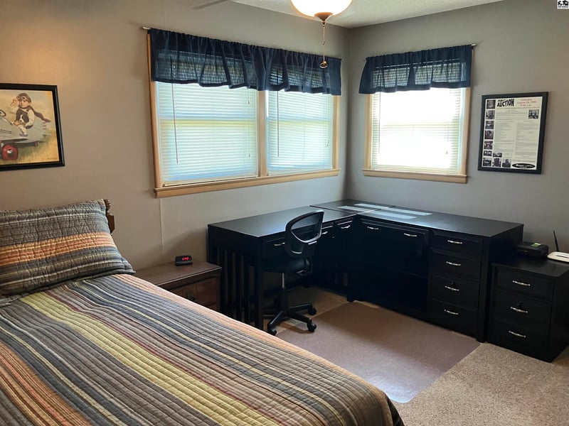 605 Welton, Pratt, KS 67124