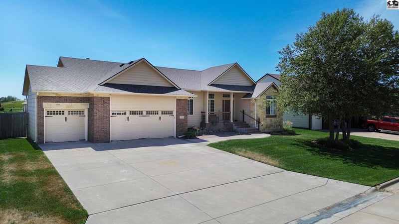 727 Goldspike Ct, Newton, KS 67114