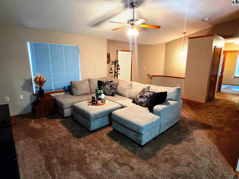 212 Sheffield St, Newton, KS 67114