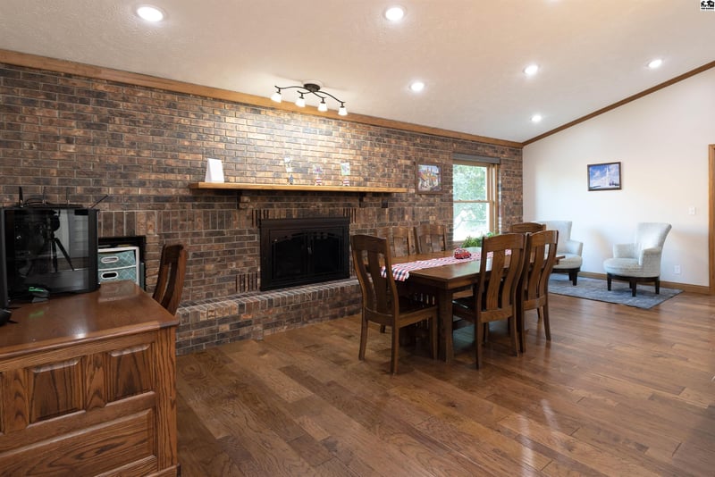 203 Crestview Ave, Mcpherson, KS 67460-1615