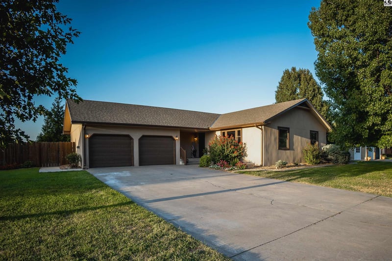 203 Crestview, Mcpherson, KS 67460
