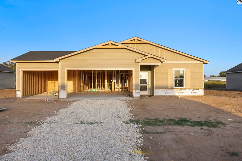 4102 Ridgwood Dr, Hutchinson, KS 67502