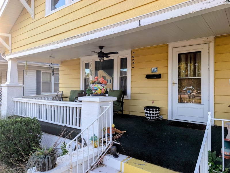 11 W 17th Ave, Hutchinson, KS 67501