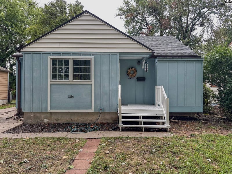 1124 Fairview Rd, Mcpherson, KS 67460