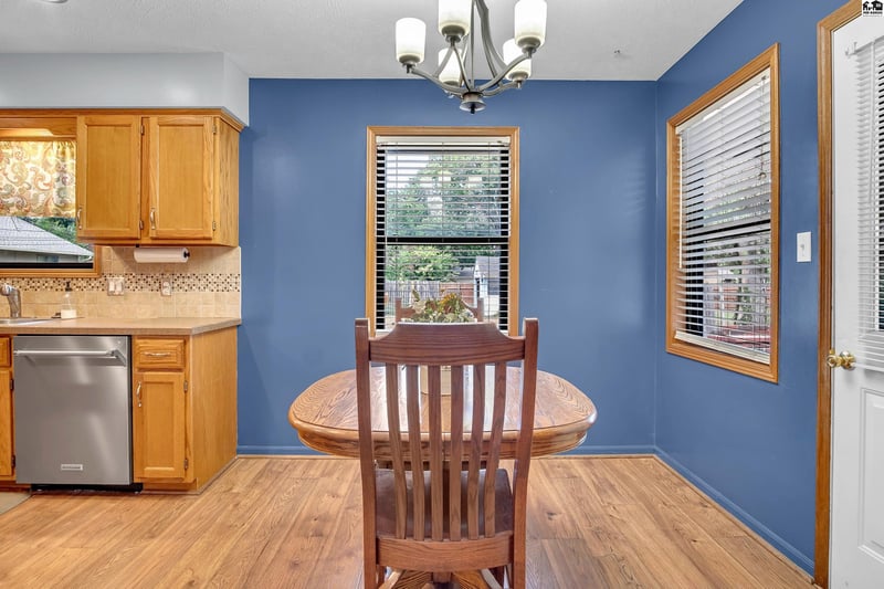 515 E Hill St, Mcpherson, KS 67460-9764