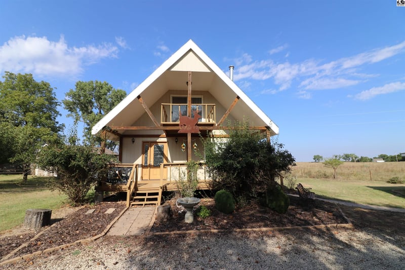 15 Utley Blvd, Marquette, KS 67464