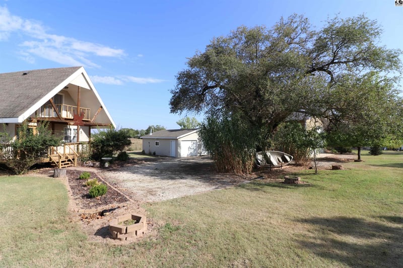 15 Utley Blvd, Marquette, KS 67464