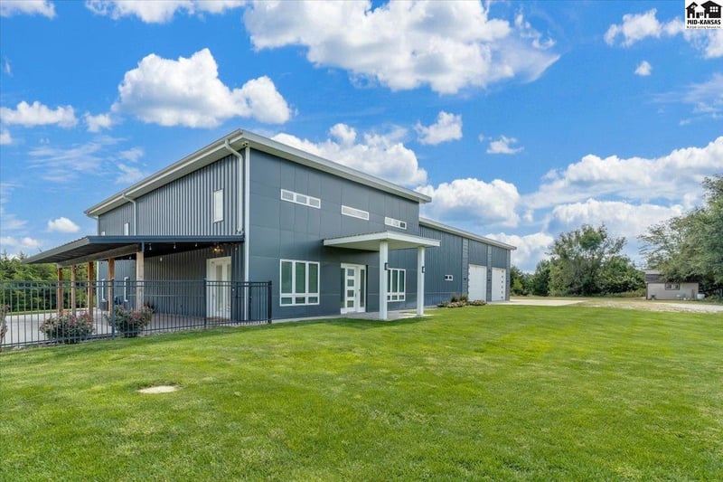 3400 N Buhler Rd, Buhler, KS 67522