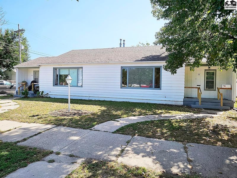 15 W 15th Ave, Hutchinson, KS 67501