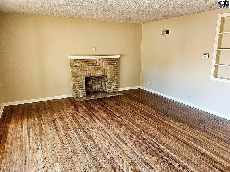 15 W 15th Ave, Hutchinson, KS 67501